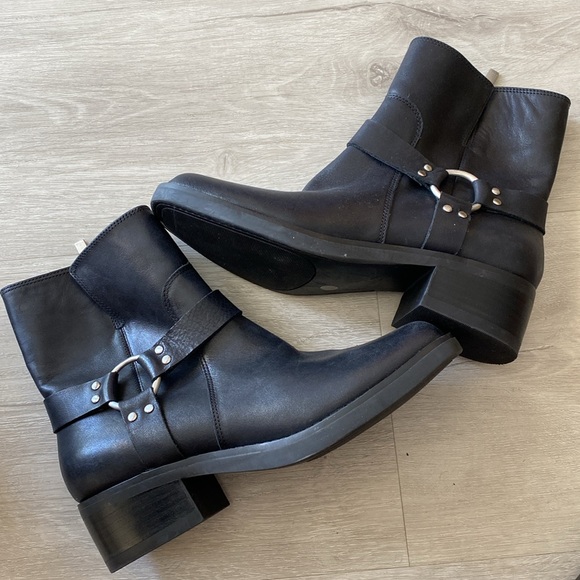 Sole Society Karissa ankle boots, Black leather. Square toe. size 7.5 like new - Picture 6 of 11